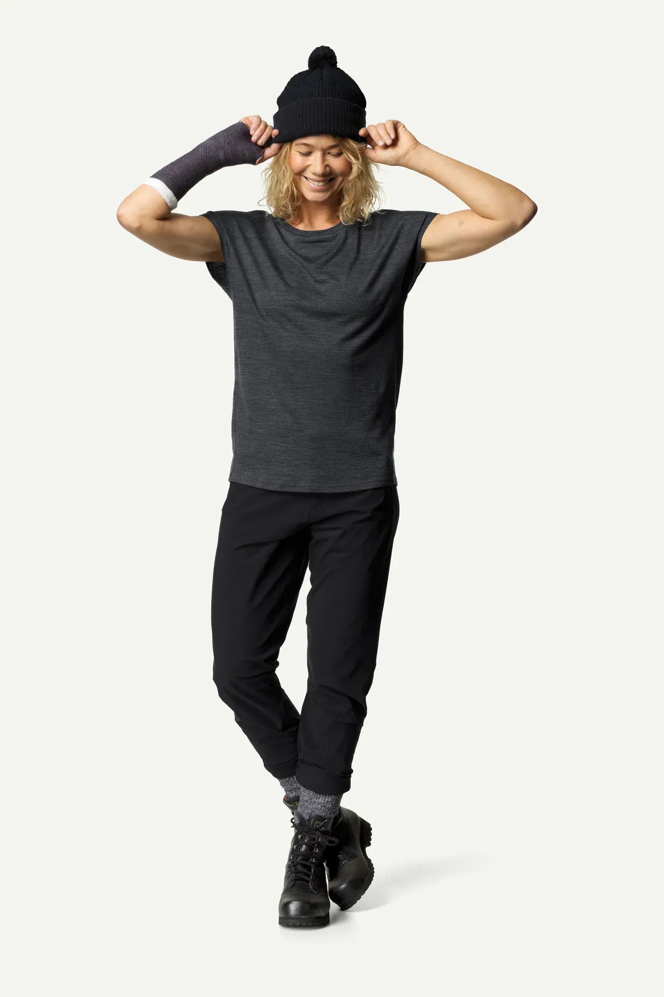 houdini-activist-tee-t-shirt-damen-true-black-merinowolle image 2