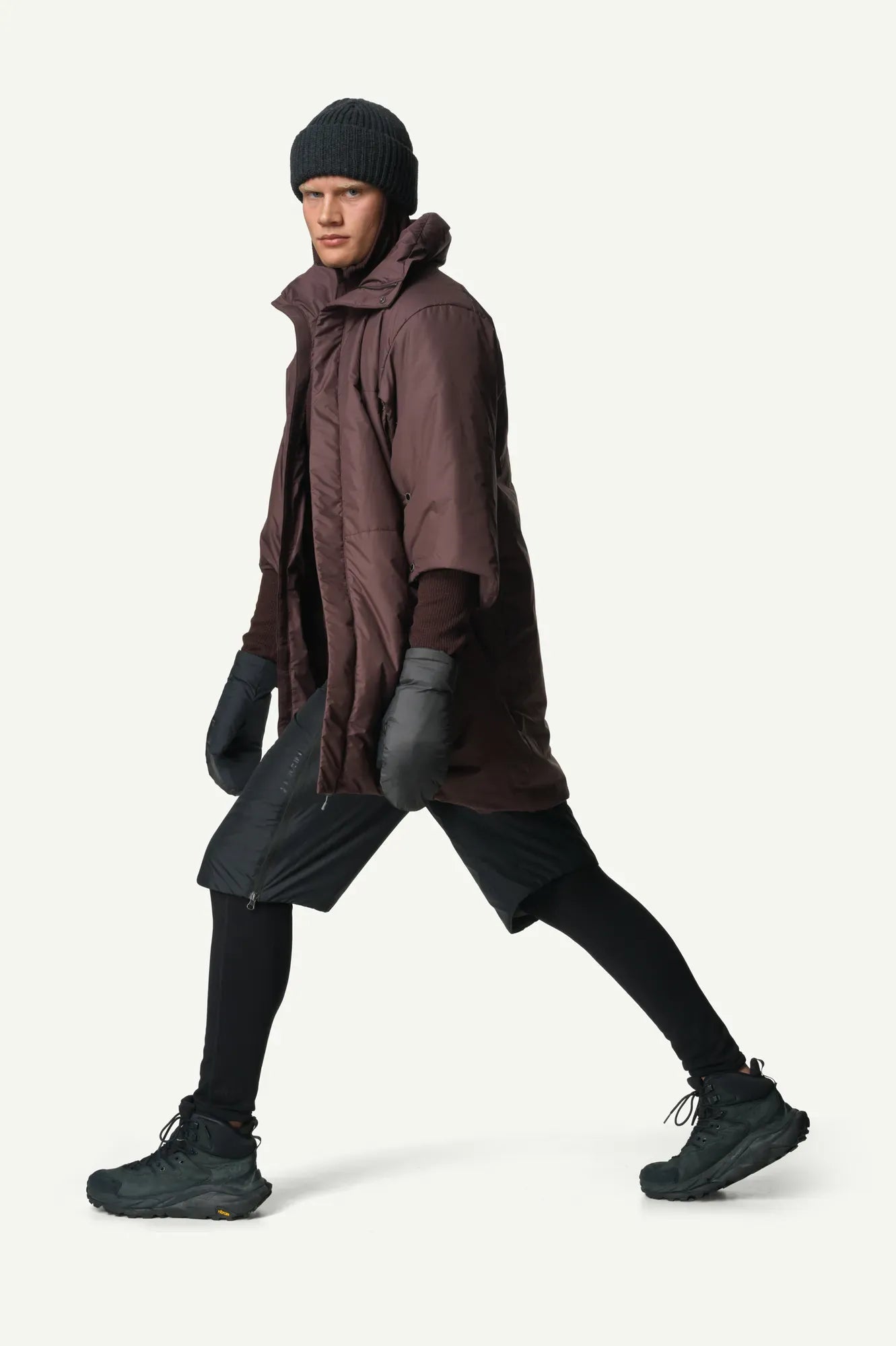 houdini-puff-up-the-cloud-jacke-rock-black-primaloft image 2