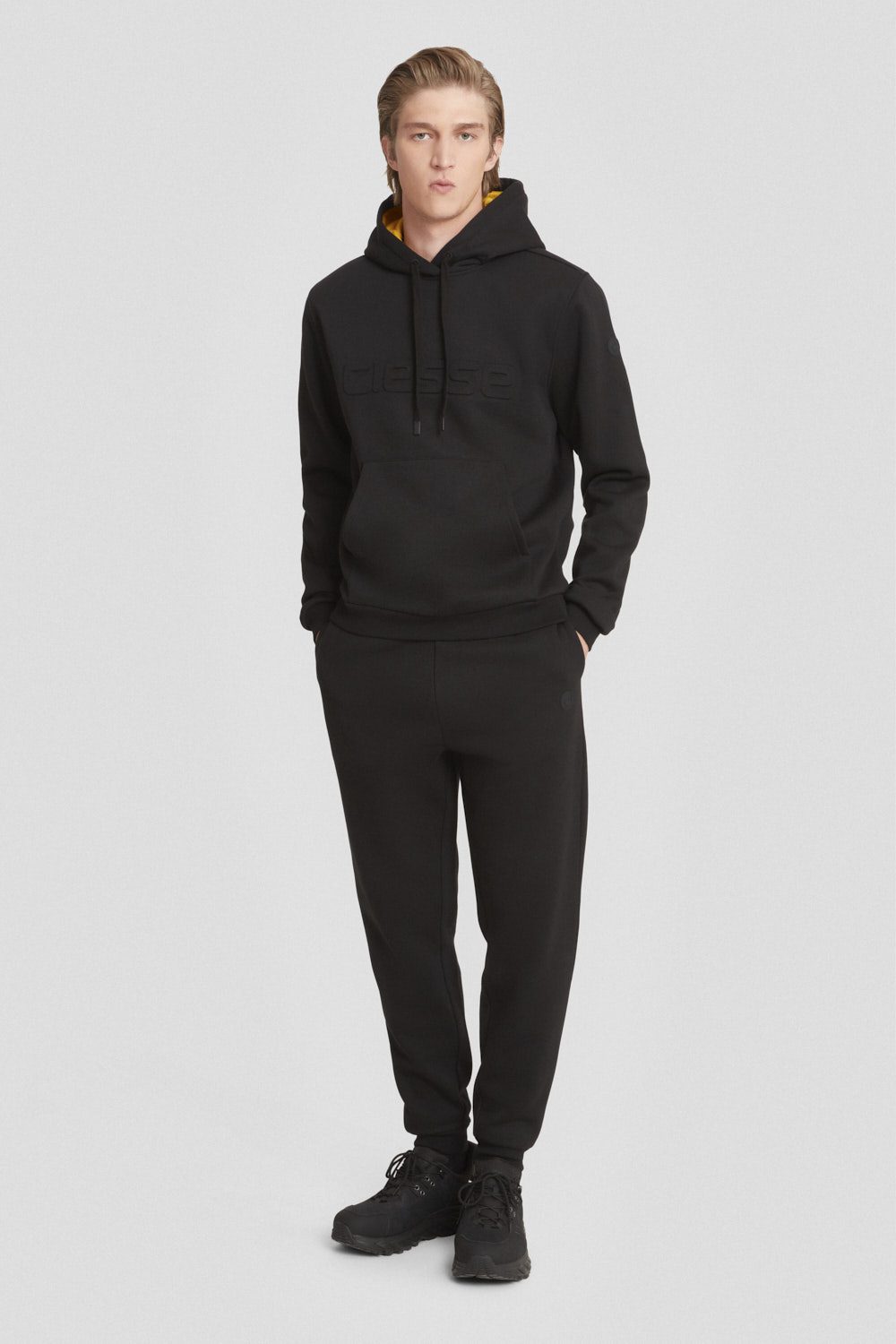 ciesse-hoodie-schwarz-logo-relief-k-ngurutasche image 2