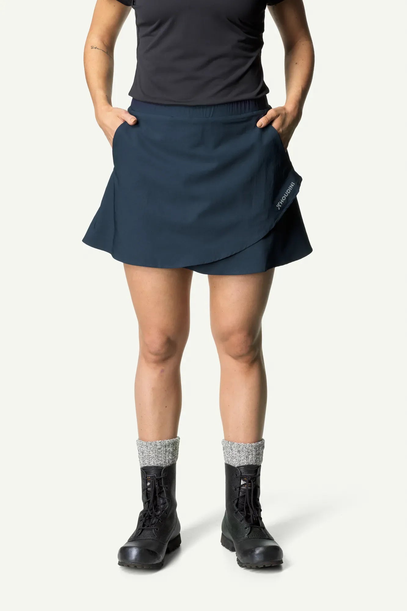 houdini-skort-damen-sportrock-true-black-schnell-trocknend image 6