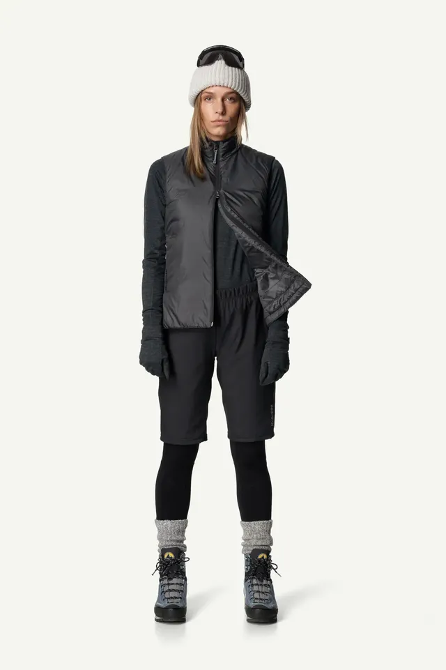 houdini-moonwalk-shorts-damen-true-black-isolationsshorts image 1