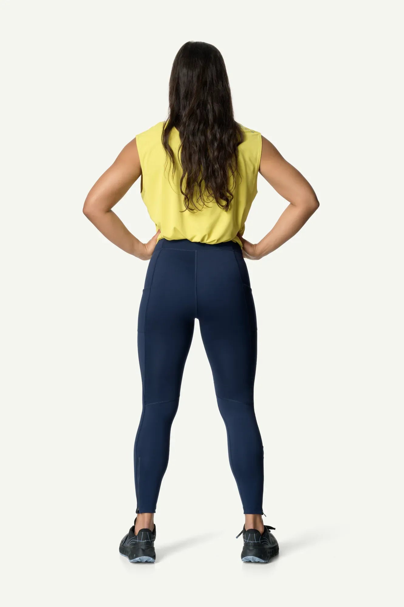 houdini-w-s-pace-trail-tights-lauftights-true-black-taschen image 3