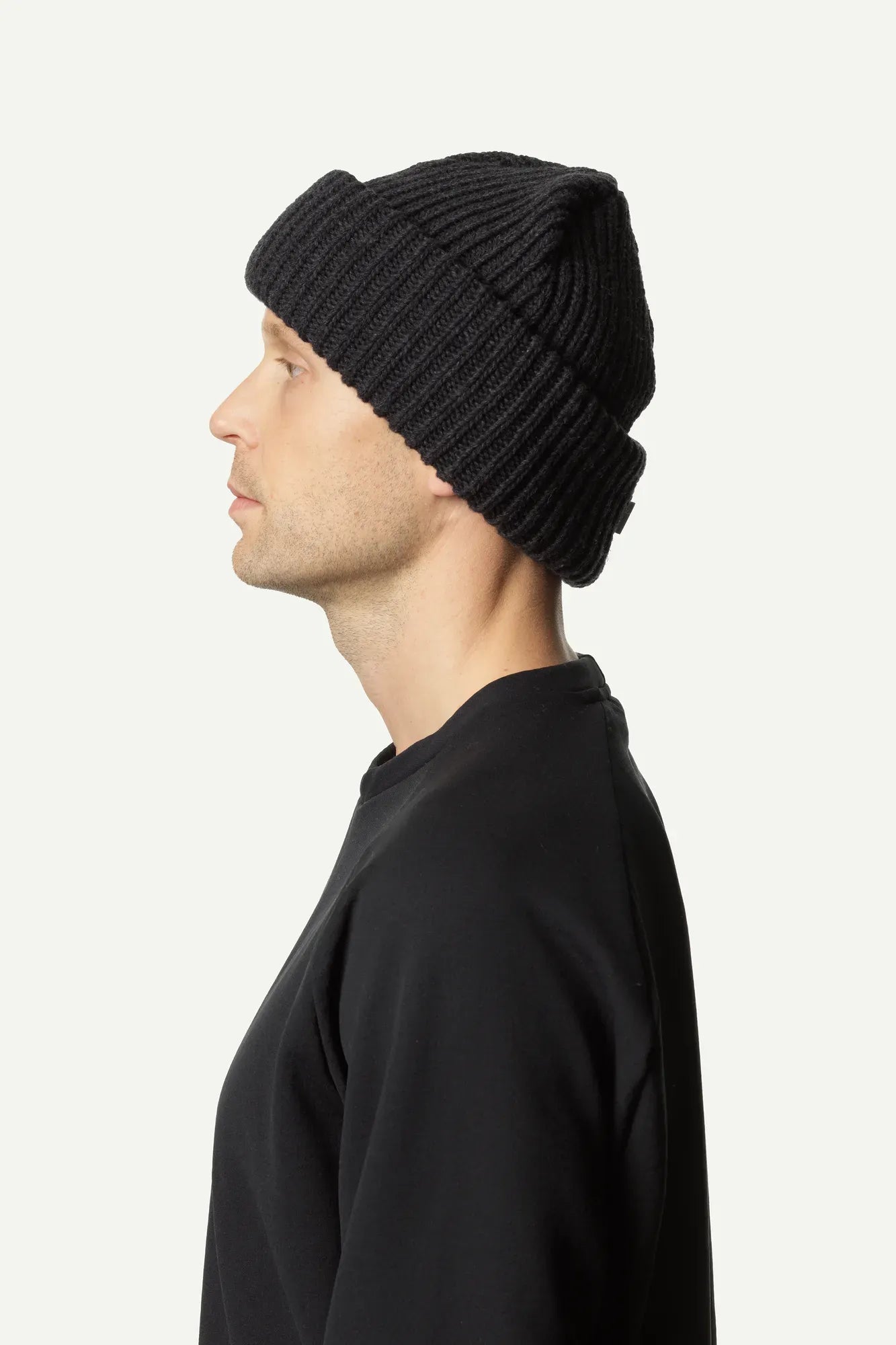 houdini-big-hat-m-tze-rock-black-lammwolle-winterm-tze image 4