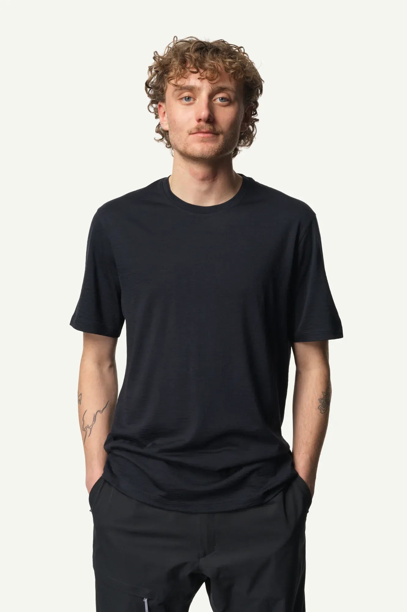 houdini-puremerino-tee-herren-t-shirt-true-black-merinowolle image 2