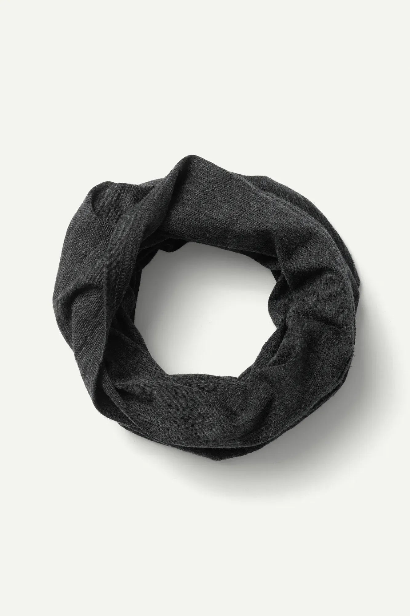 houdini-activist-neck-gaiter-schlauchschal-true-black-merino image 5