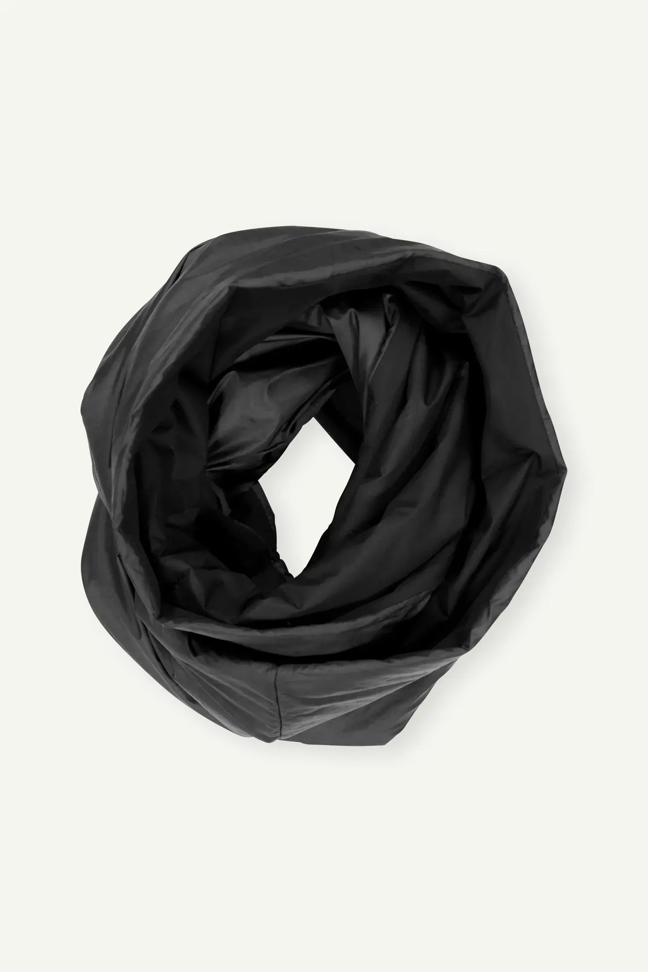 houdini-double-loop-schlauchschal-true-black-primaloft image 4