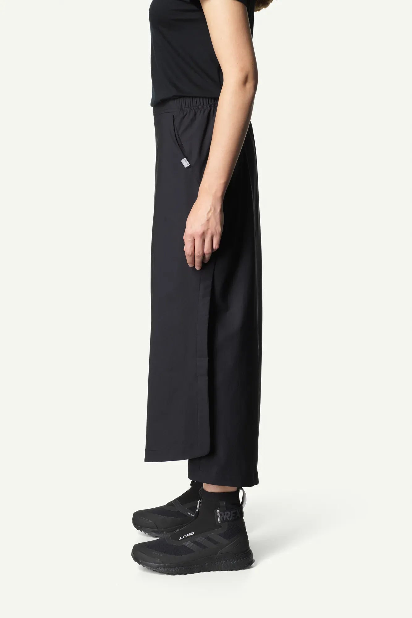 houdini-walkabout-skirt-outdoorrock-true-black-leicht image 4