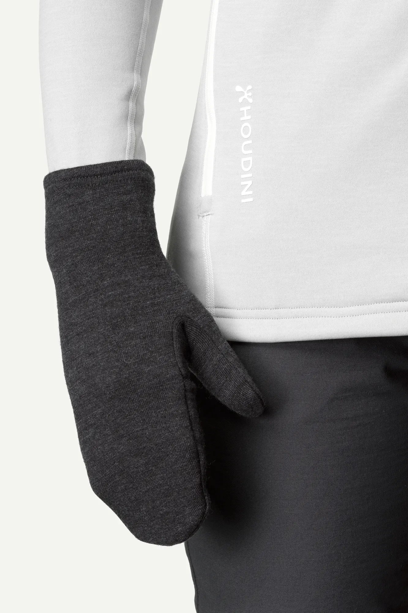 houdini-alto-alto-mitten-f-ustling-true-black image 3