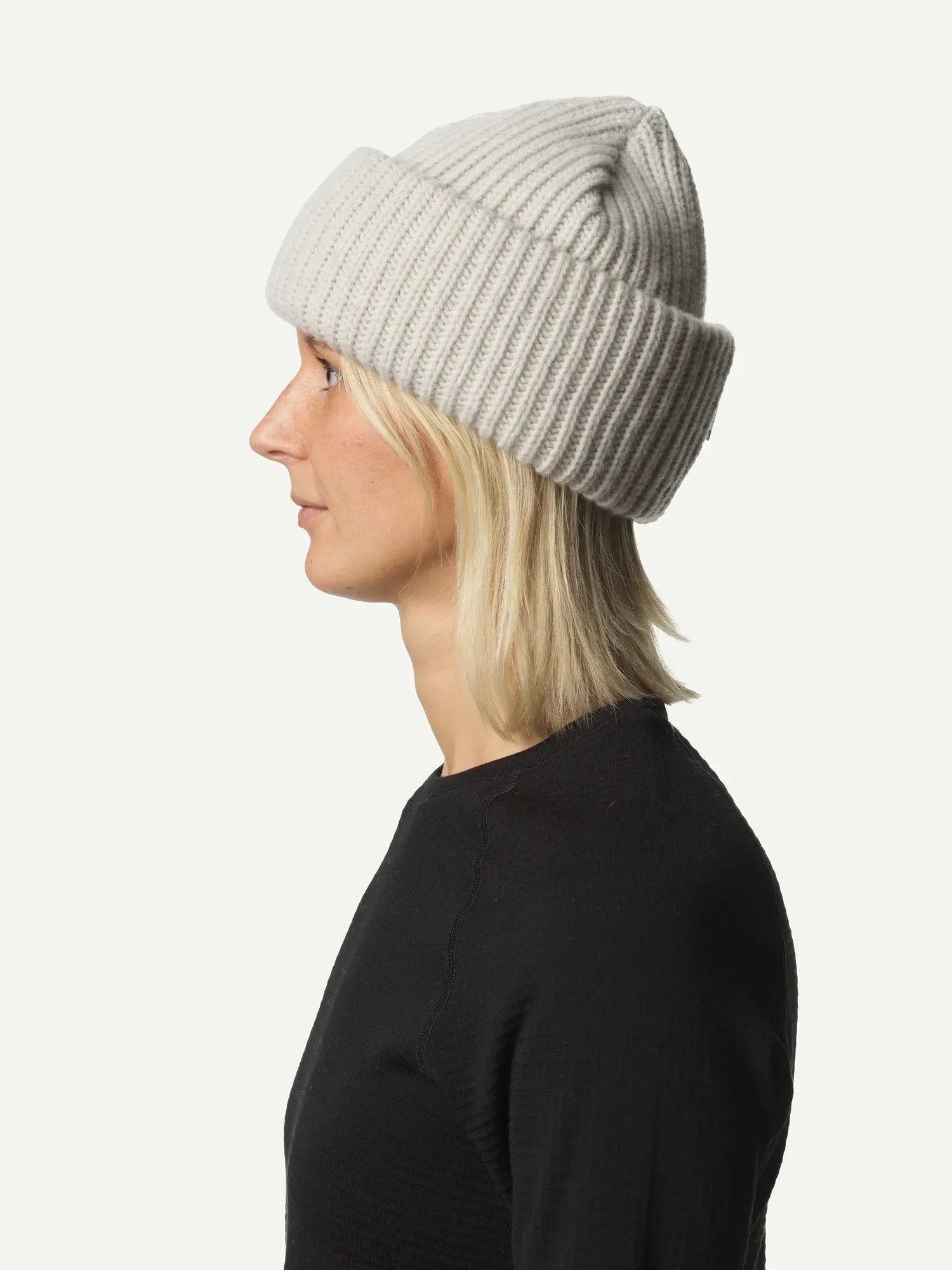 houdini-big-hat-m-tze-rock-black-lammwolle-winterm-tze image 8