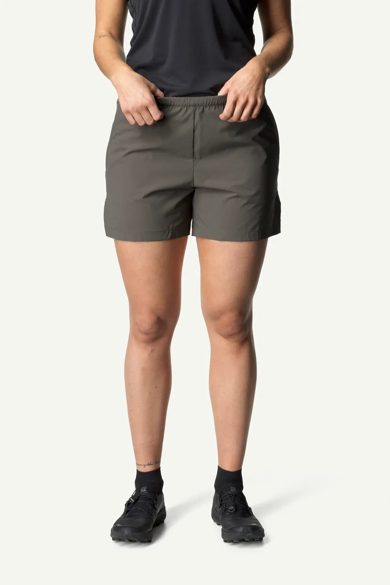 houdini-pace-light-shorts-sportshorts-true-black-leicht image 7
