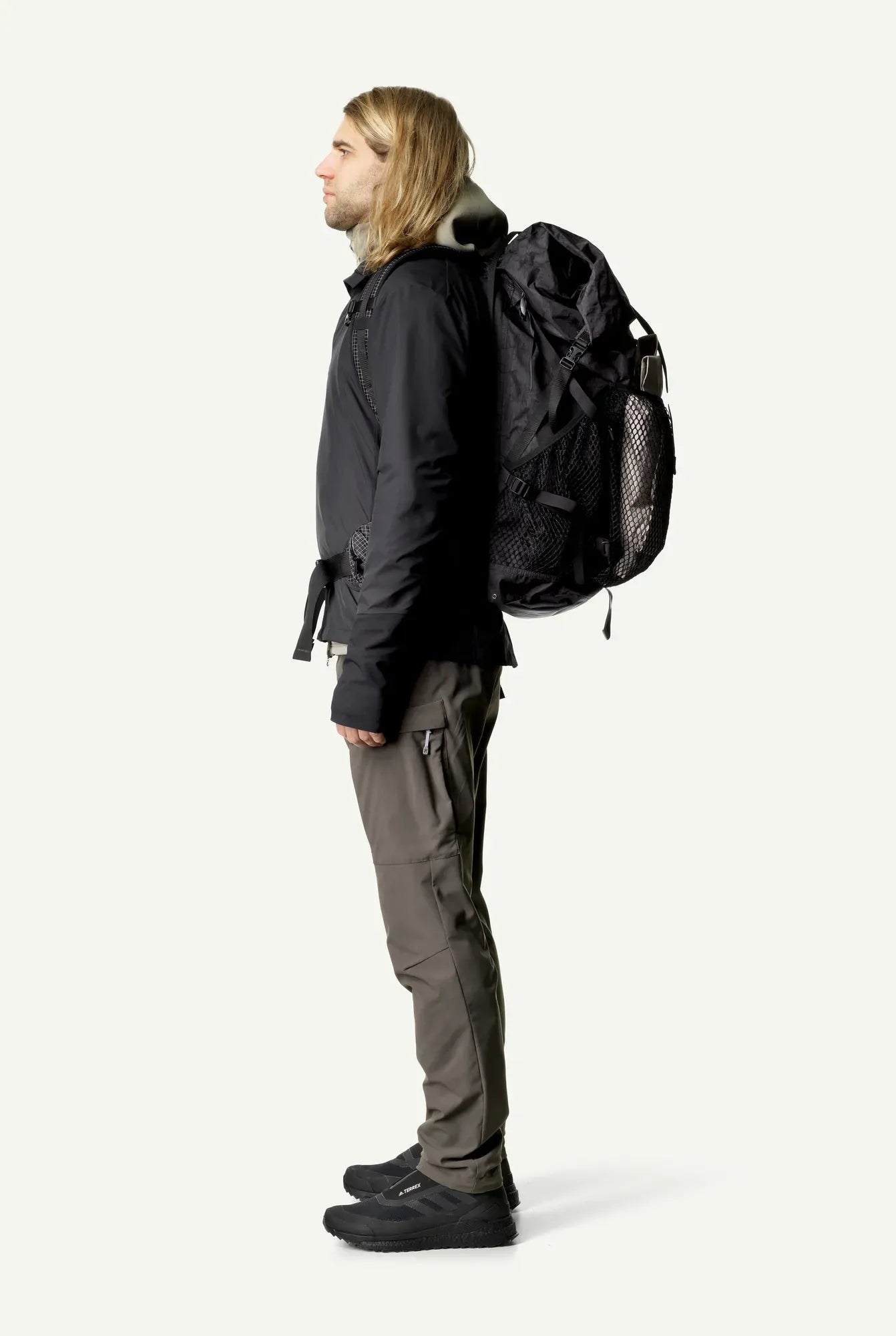 houdini-pace-wind-jacket-herren-true-black-ultraleicht image 4
