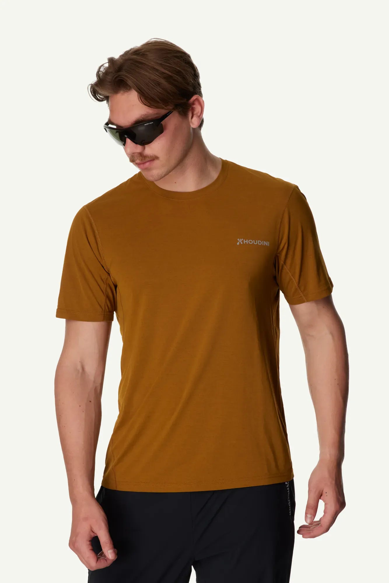 houdini-pace-air-message-tee-t-shirt-true-black-slim-fit image 7