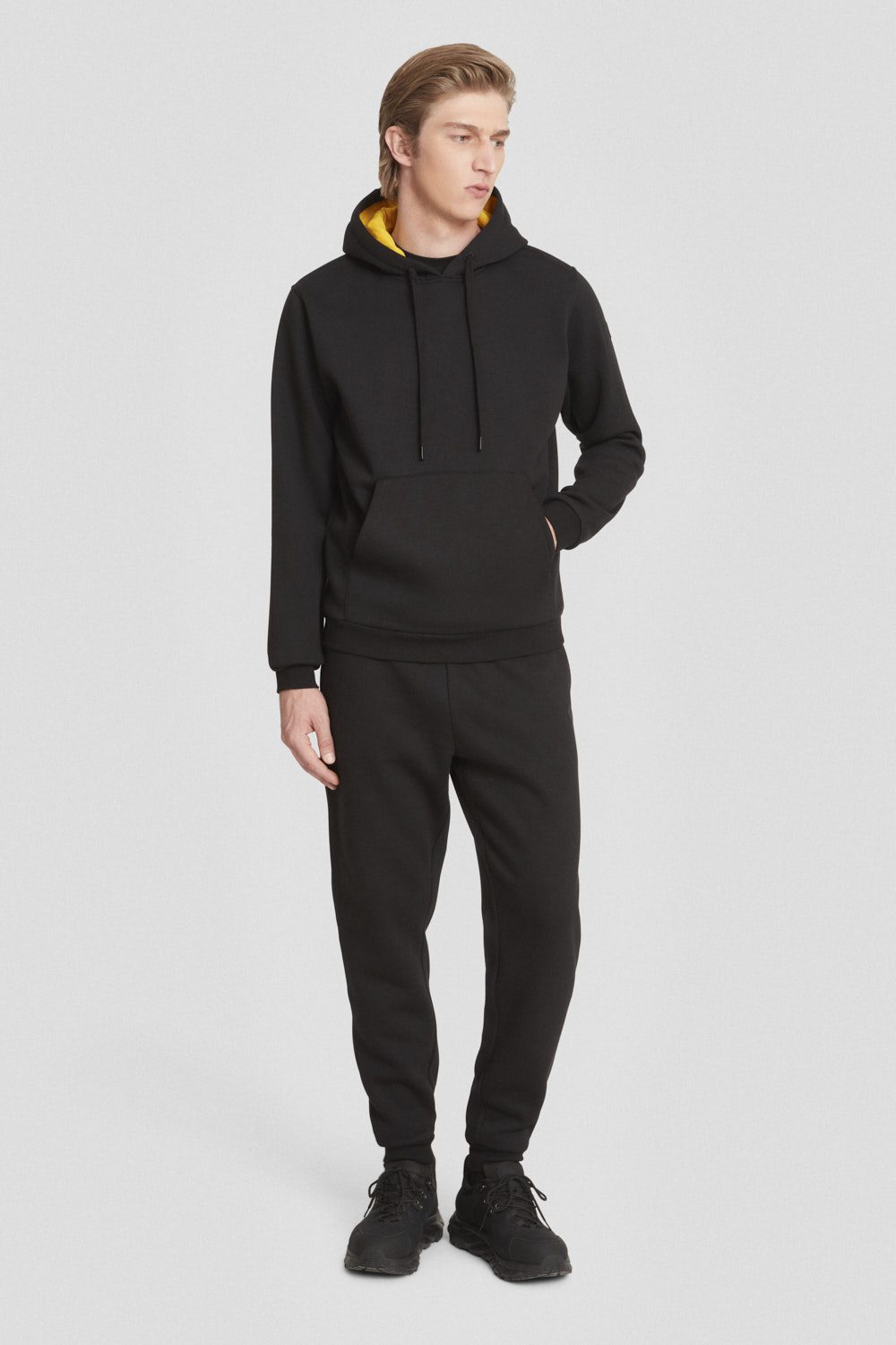 ciesse-outdoor-hoodie-schwarz-basic-k-ngurutasche image 2