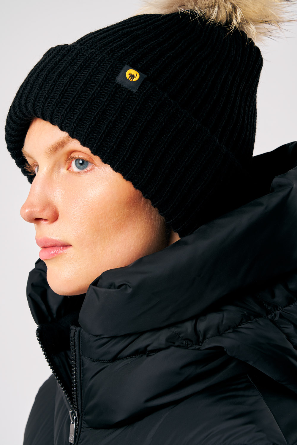 ciesse-outdoor-kity-strickm-tze-schwarz-mit-echtfellbommel image 4