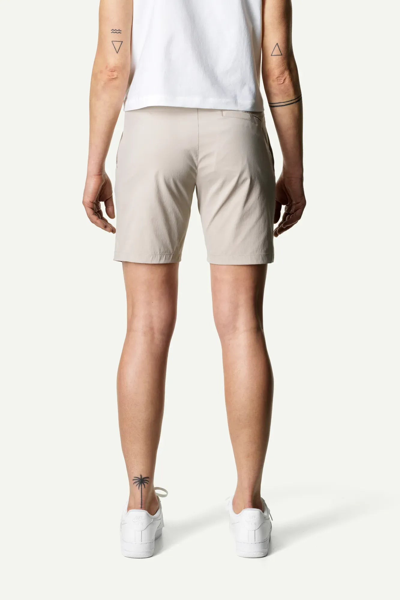 houdini-wadi-shorts-damen-outdoor-shorts-sandstorm image 5