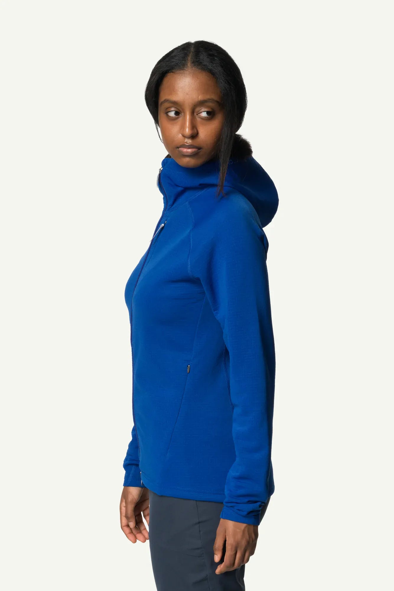 houdini-aero-houdi-fleece-hoodie-damen-true-black-warm image 7