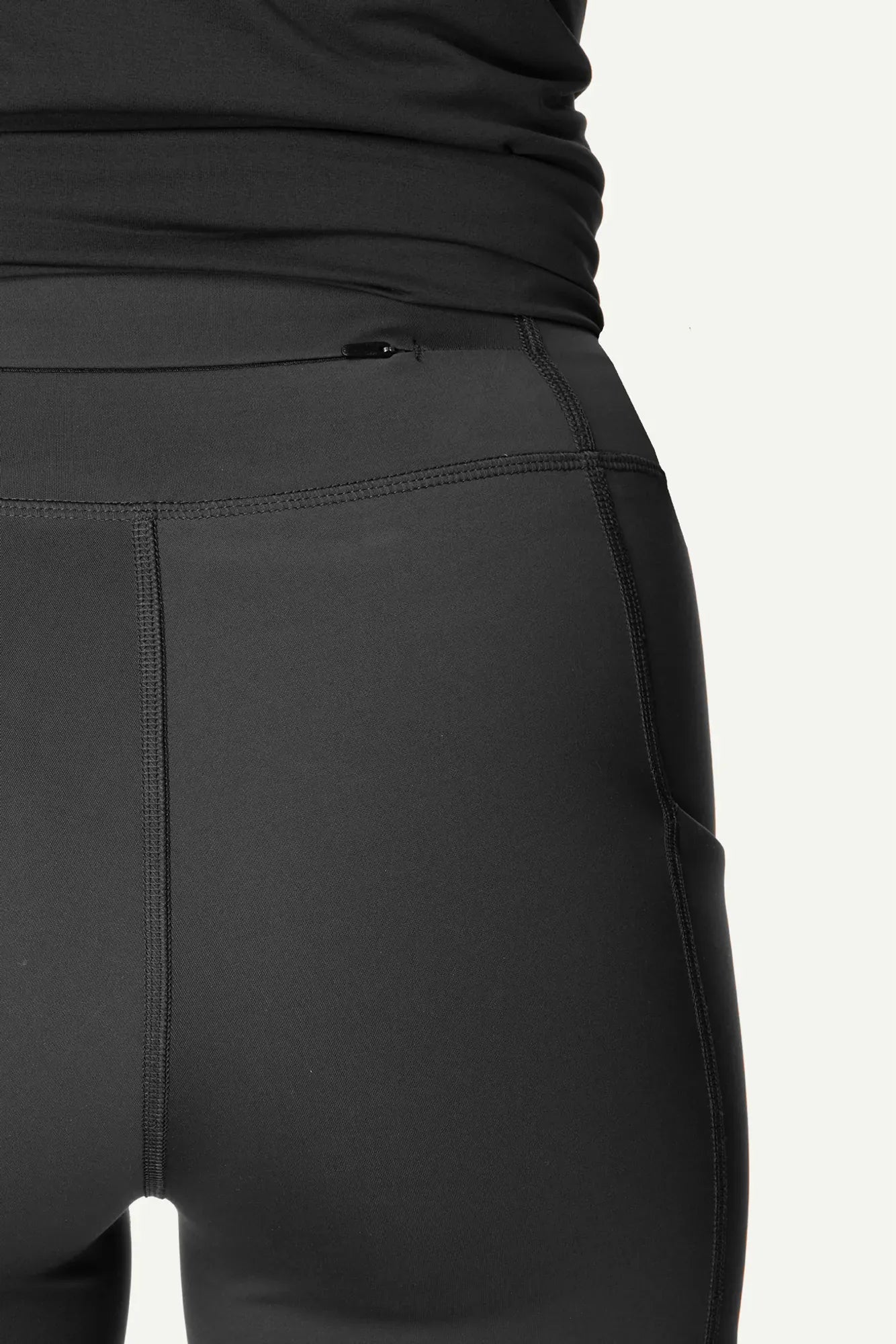 houdini-pace-w-s-pace-trail-short-tights-shorts-true-black-recycelt image 8
