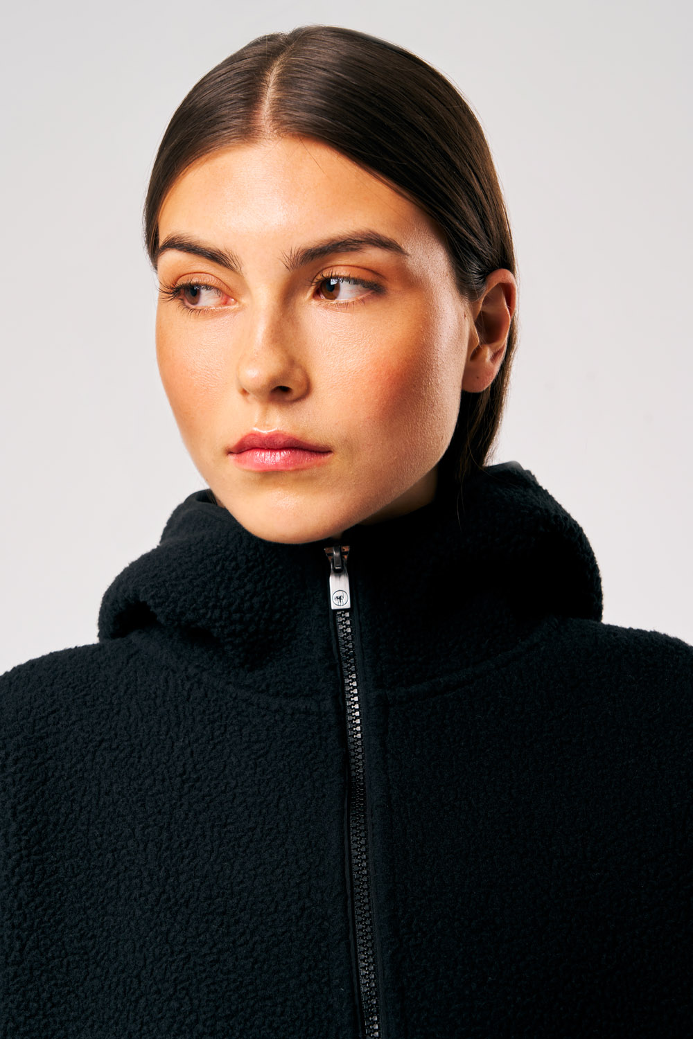 ciesse-alix-teddyjacke-damen-schwarz-hoodie-mit-rei-verschluss image 4