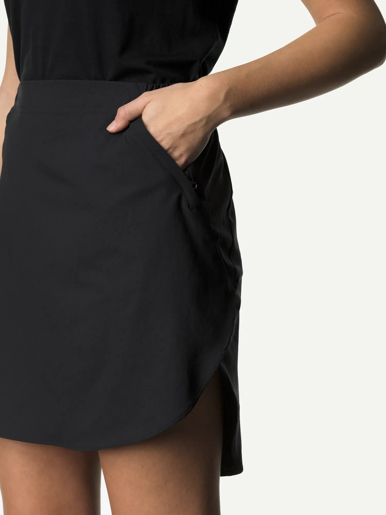 houdini-stride-w-s-stride-skirt-sportrock-true-black-s image 4