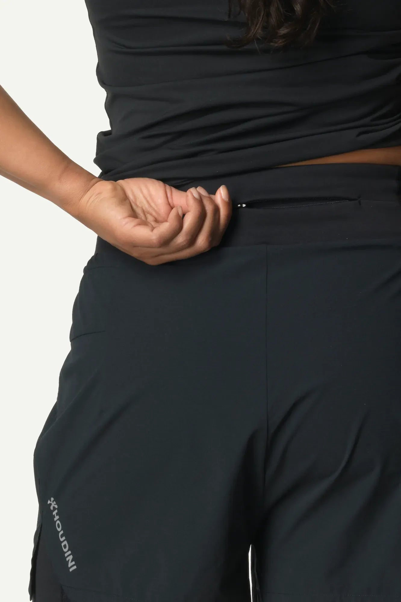 houdini-pace-trail-shorts-laufshorts-damen-true-black image 7