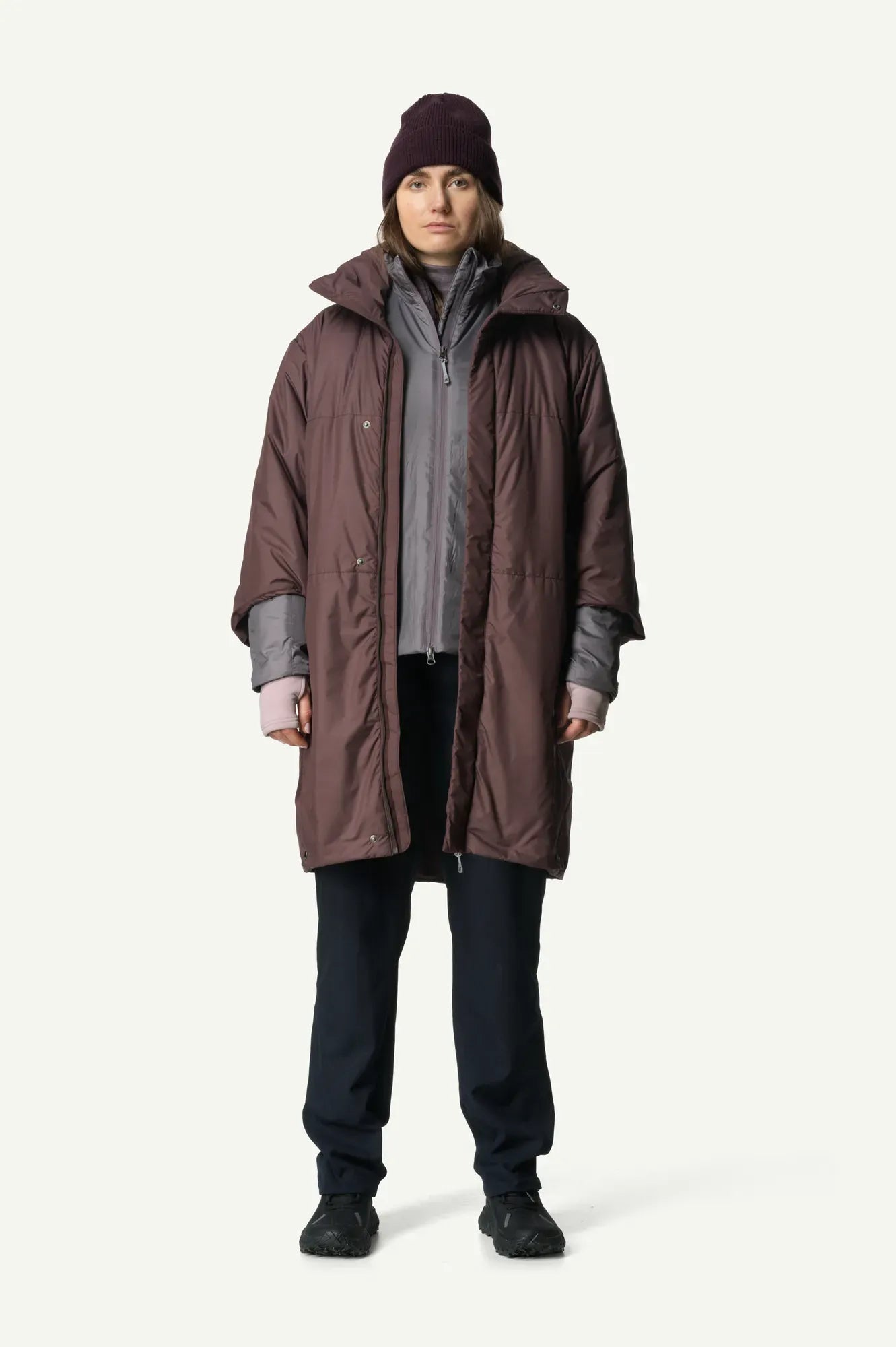 houdini-puff-up-the-cloud-jacke-rock-black-primaloft image 5