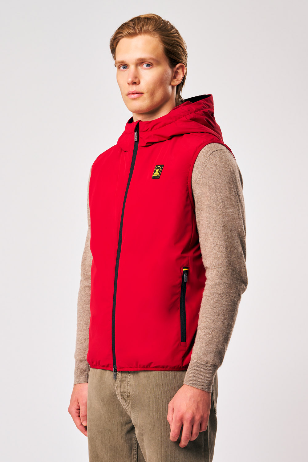 ciesse-outdoor-kenzen-steppweste-rot-mit-kapuze-herren image 3