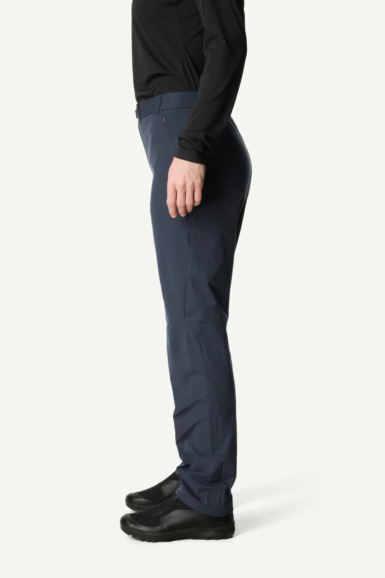 houdini-core-tech-pants-softshellhose-damen-sandstorm-winddicht image 4