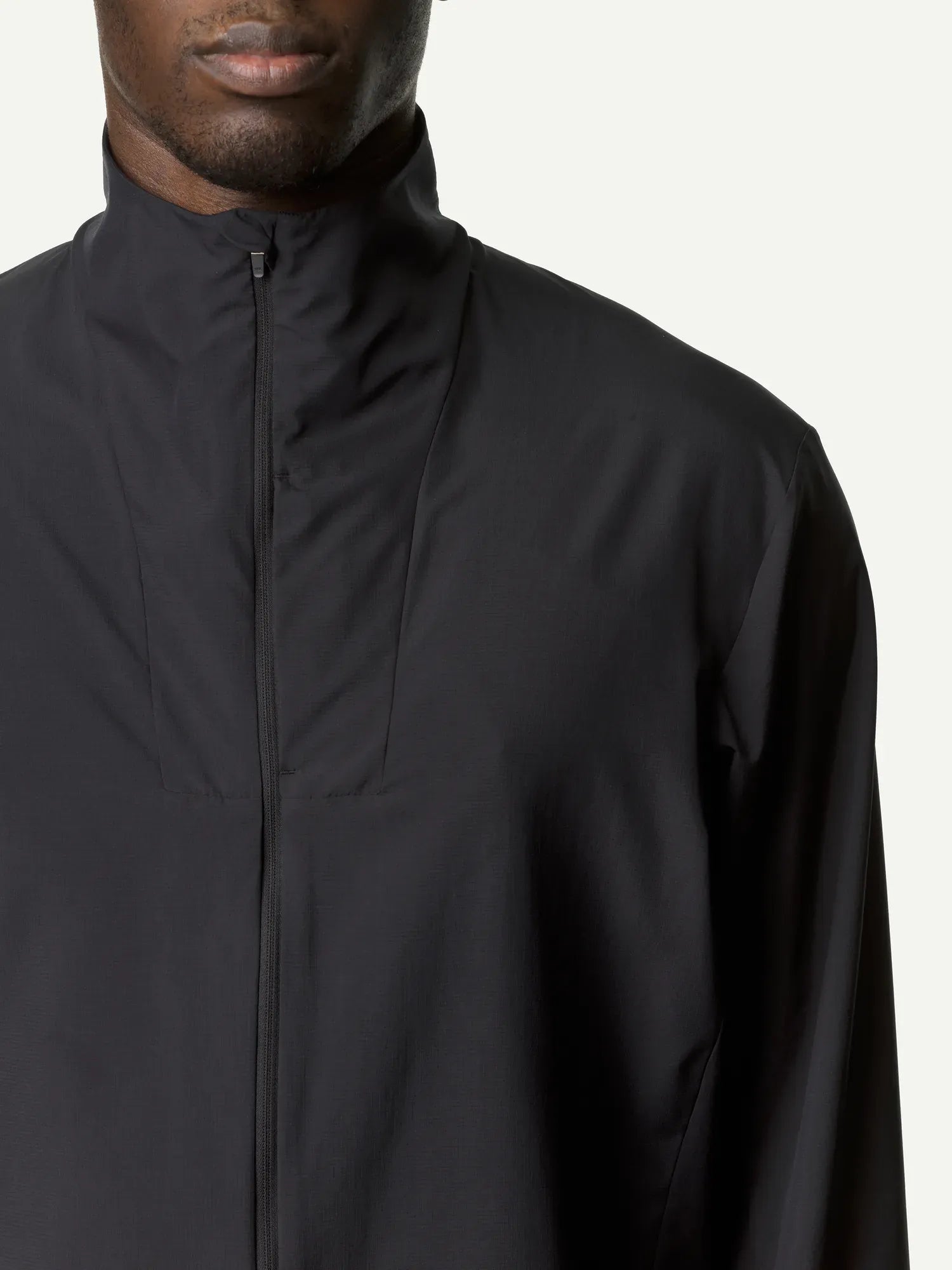 houdini-pace-wind-jacket-herren-true-black-ultraleicht image 8