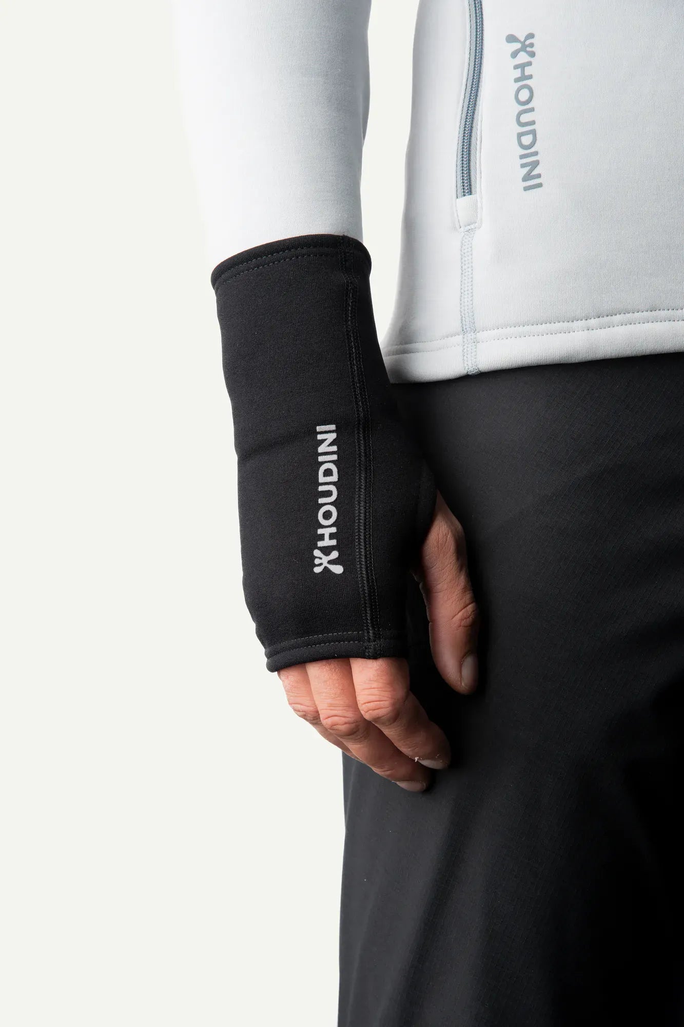houdini-power-wrist-gaiters-pulsw-rmer-true-black image 6
