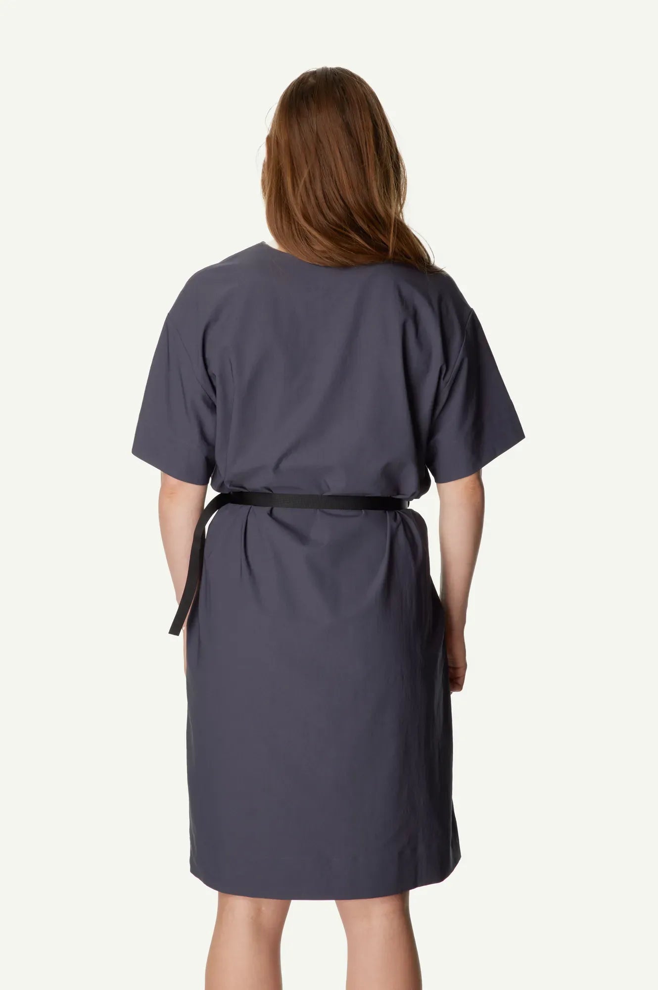 houdini-cosmo-dress-kleid-damen-true-black-leicht-packbar image 3