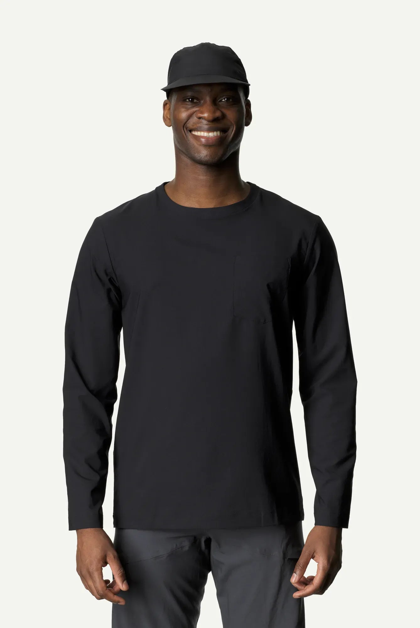 houdini-cover-crew-herren-langarmshirt-true-black-uv-schutz image 4