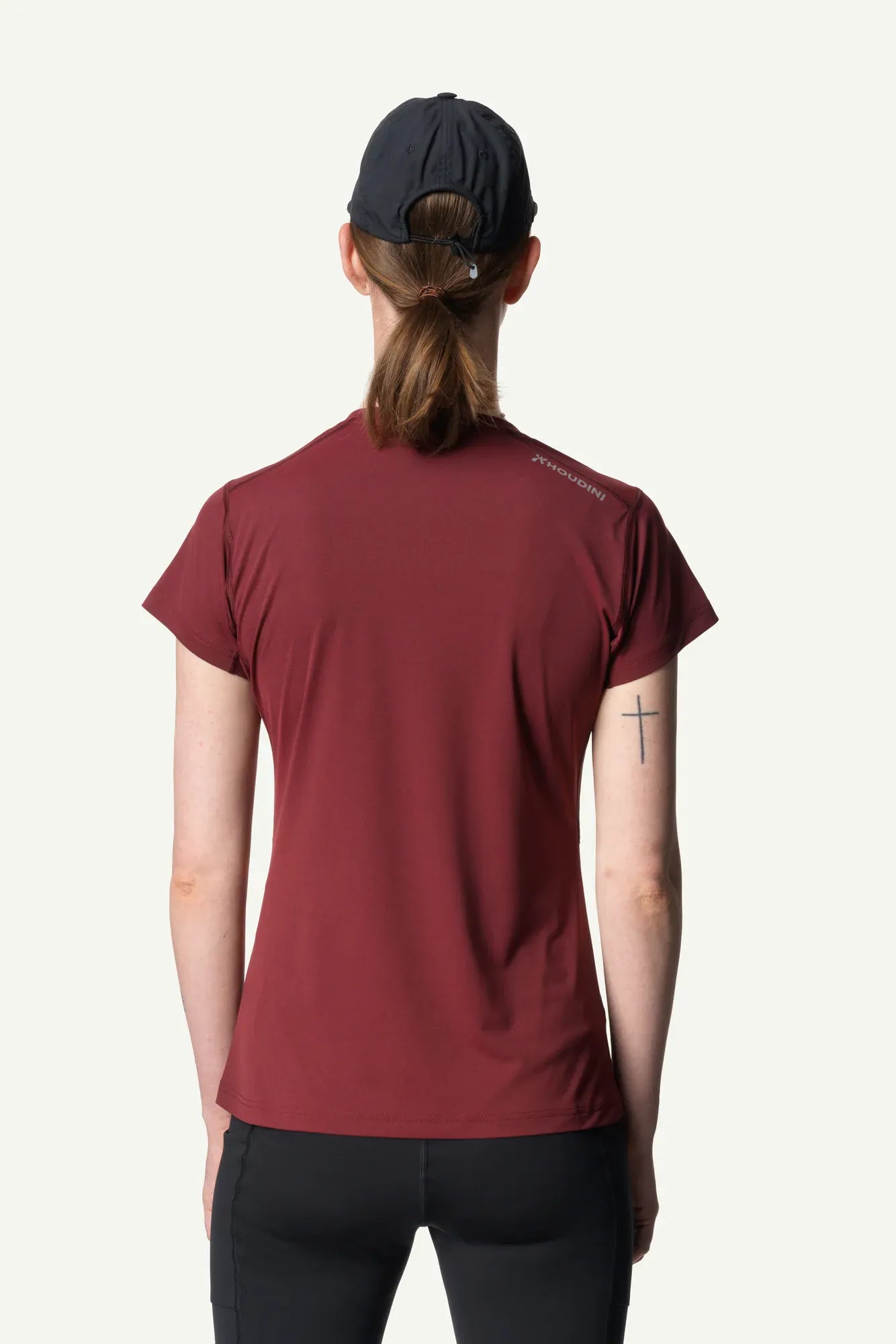 houdini-pace-w-s-pace-air-tee-laufshirt-cab-red-leicht image 8