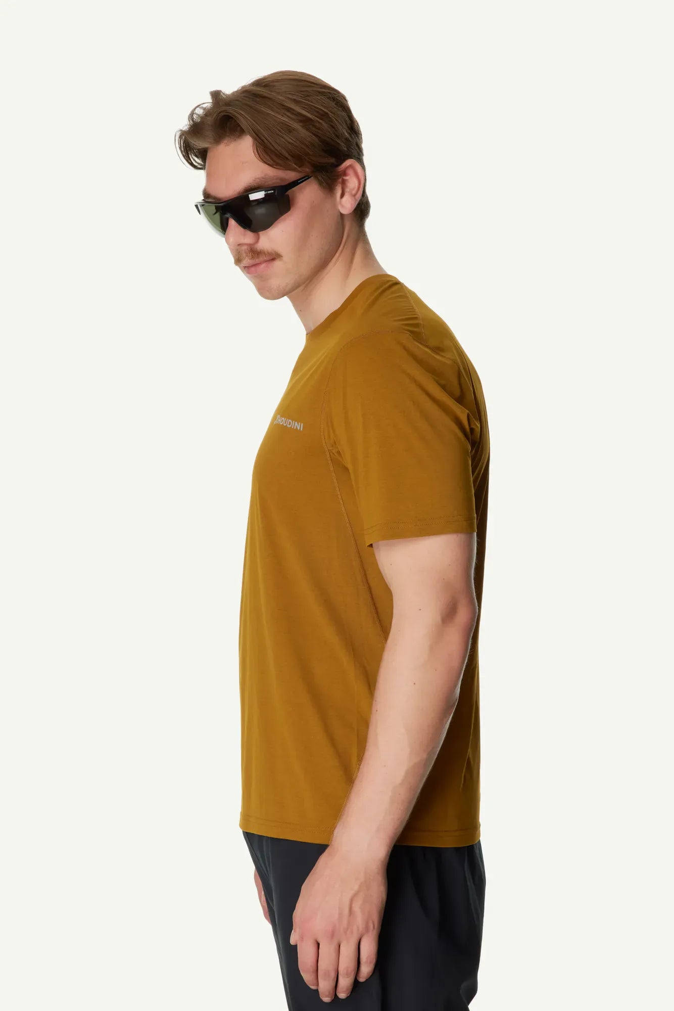 houdini-pace-air-message-tee-t-shirt-true-black-slim-fit image 8