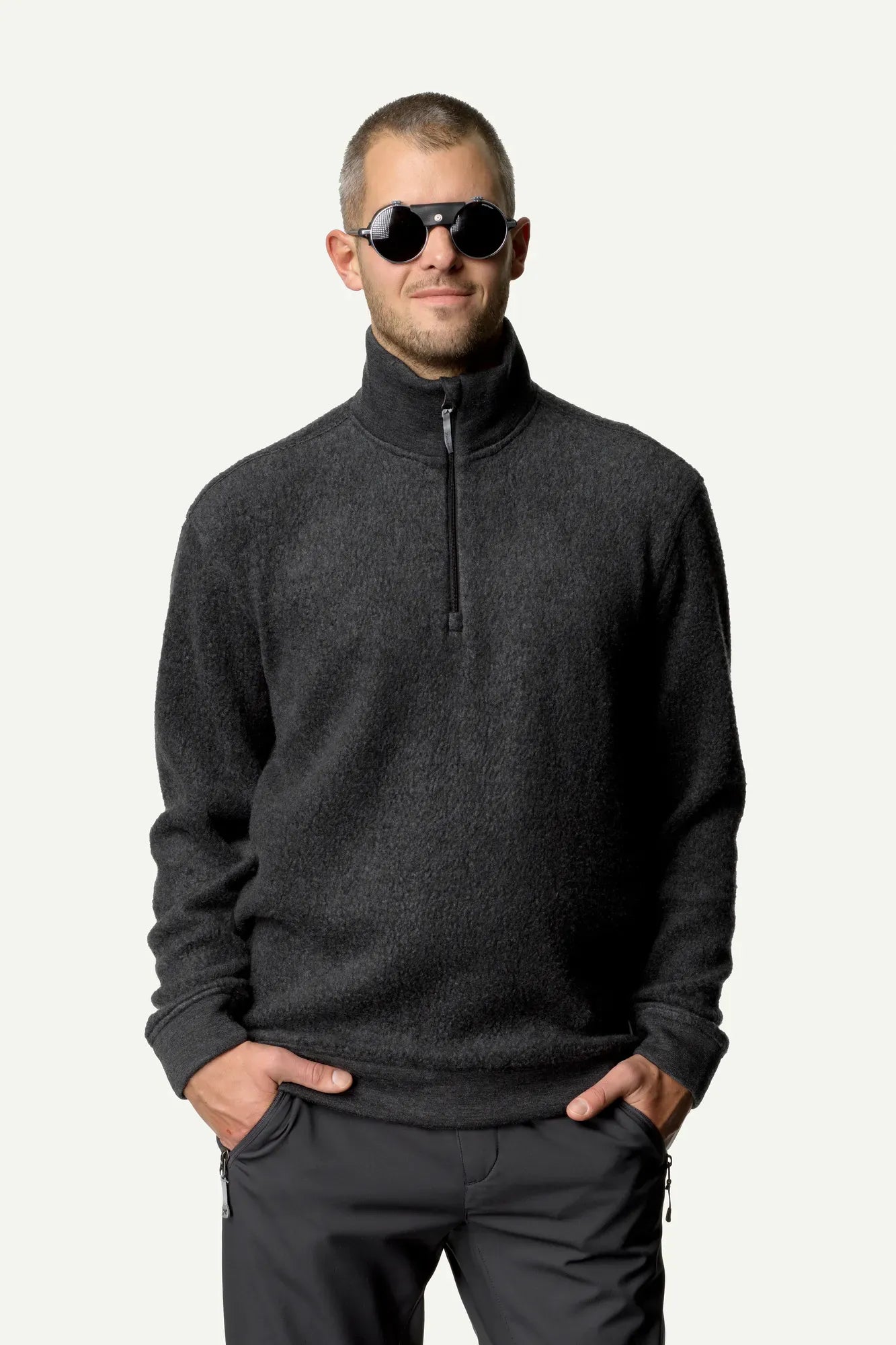 houdini-alto-m-s-half-zip-fleecepullover-true-black-merino image 1
