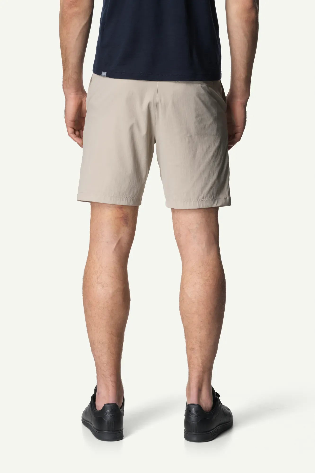 houdini-wadi-m-s-shorts-true-black-ultraleicht image 4
