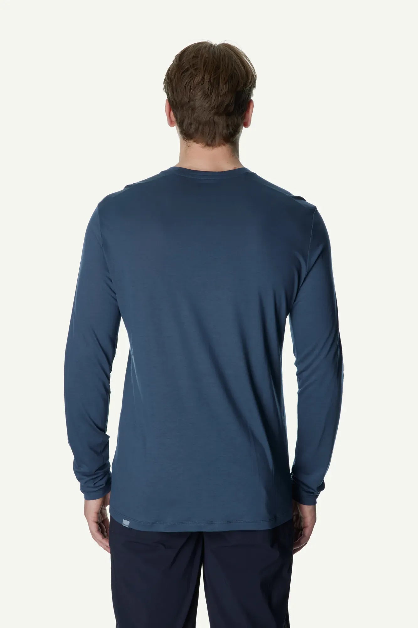 houdini-tree-ls-tee-langarmshirt-true-black-lyocell image 3