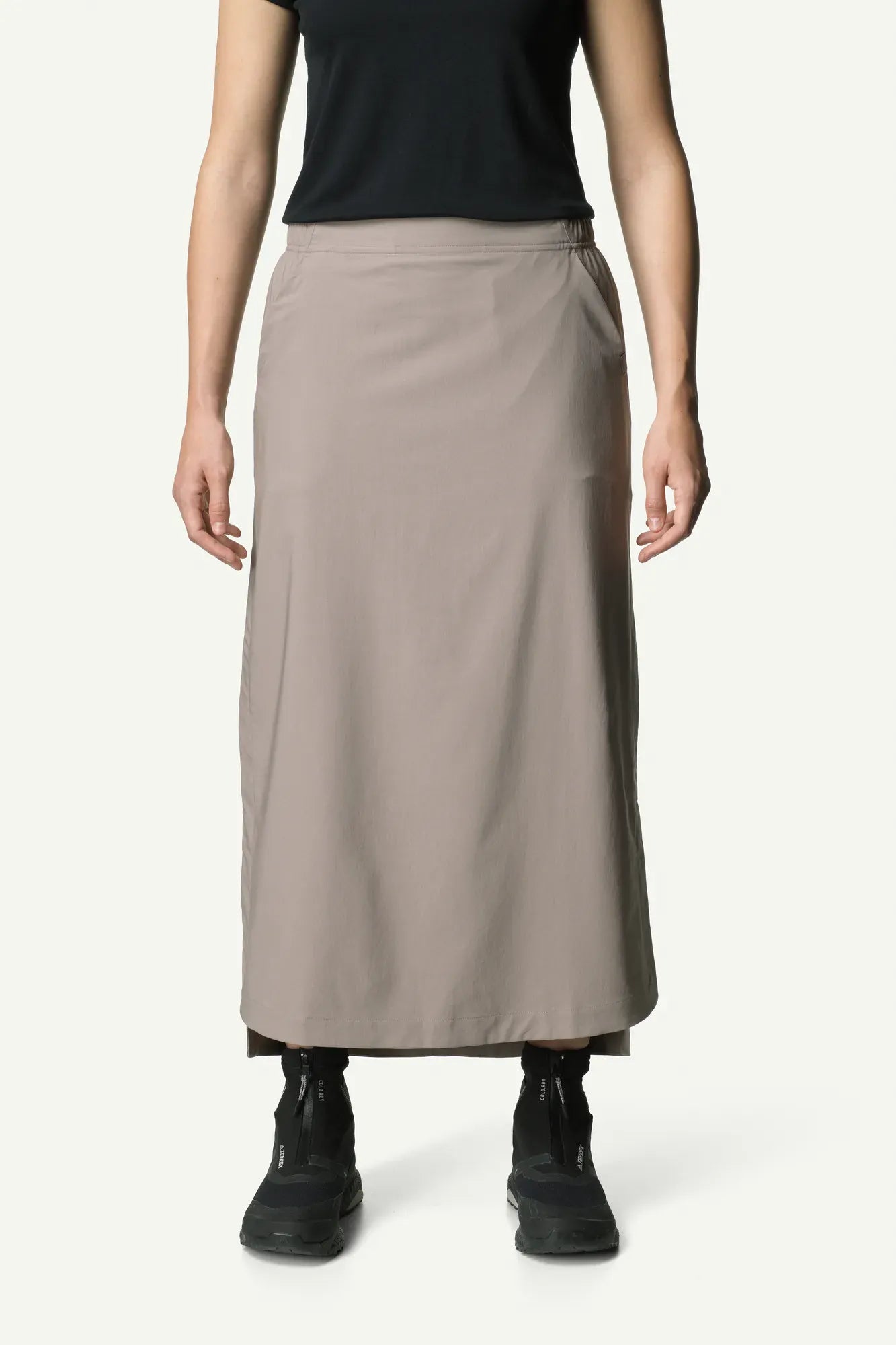 houdini-walkabout-skirt-outdoorrock-true-black-leicht image 8