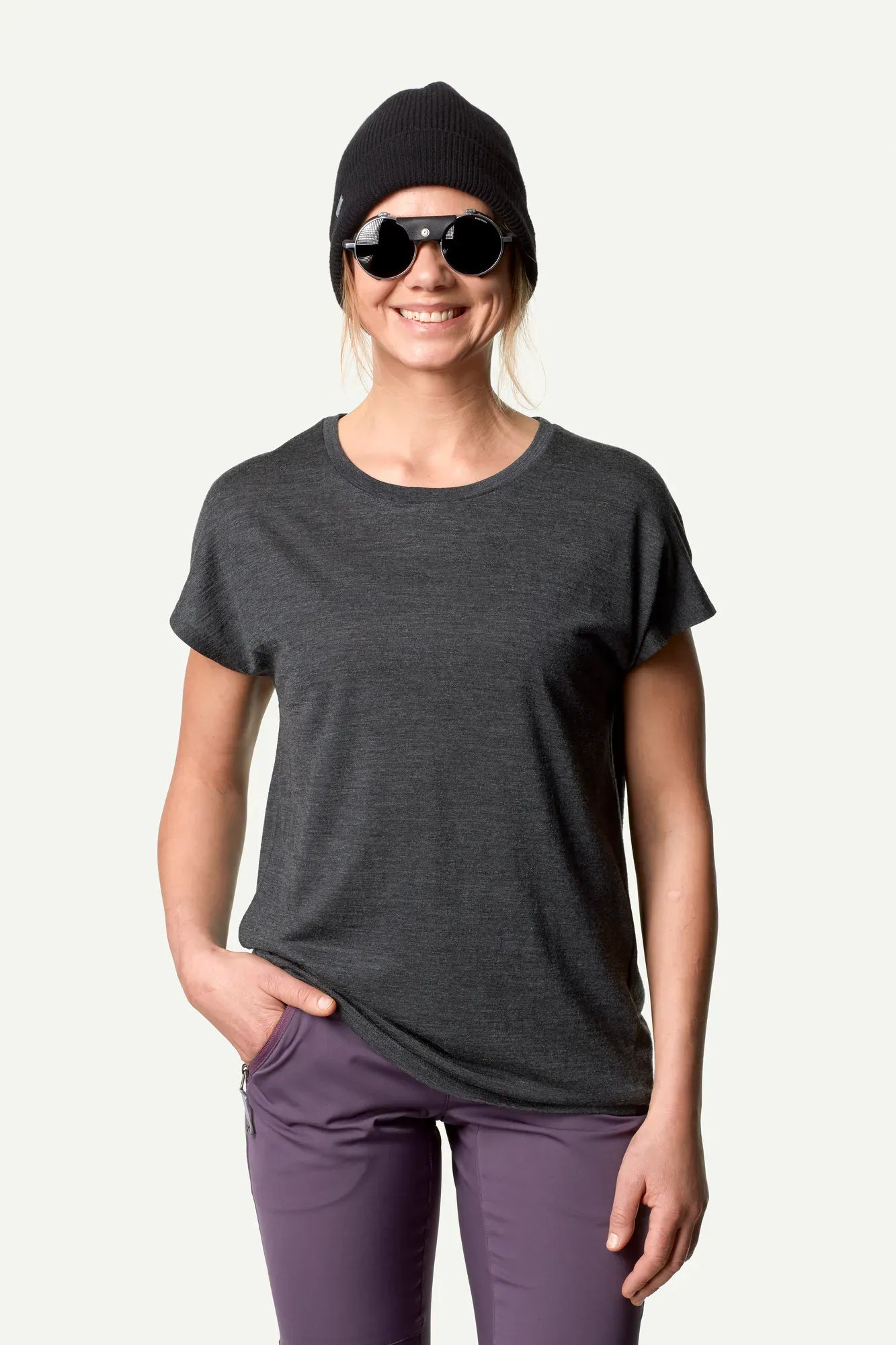 houdini-activist-tee-t-shirt-damen-true-black-merinowolle image 4