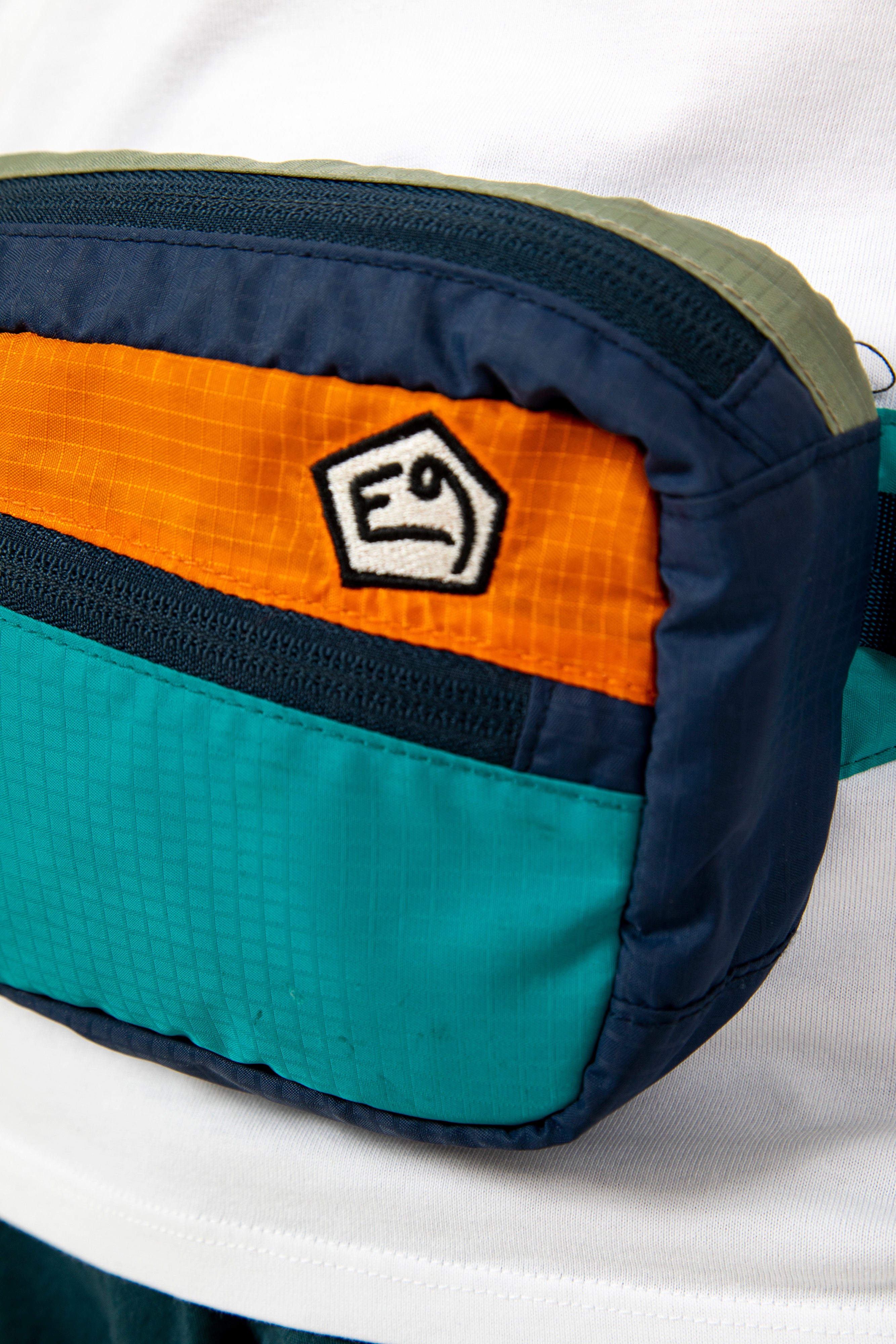 e9-kangaroo-chalkbag-purple-ripstop-nylon-mit-g-rtel image 4