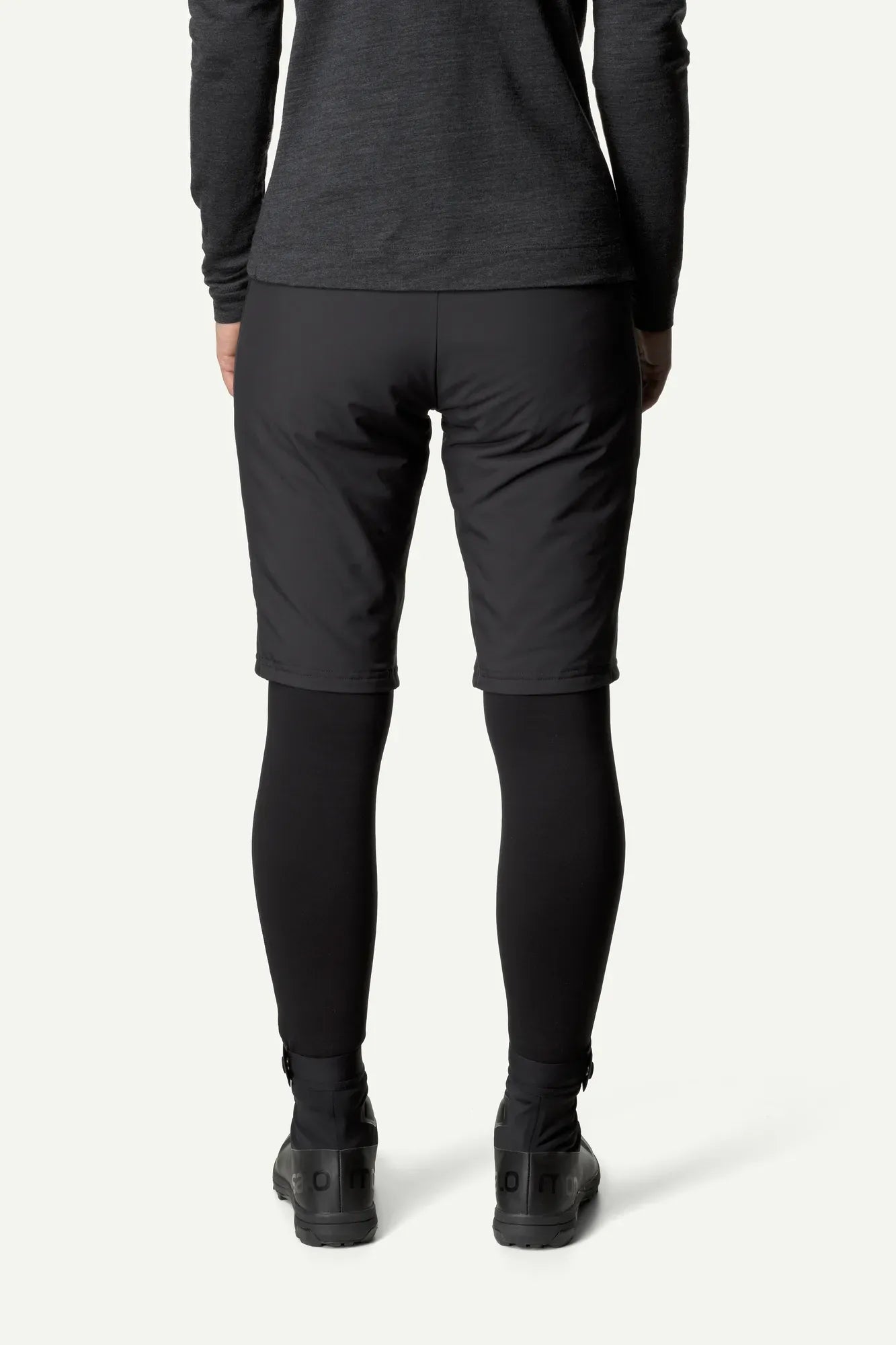 houdini-moonwalk-shorts-damen-true-black-isolationsshorts image 3