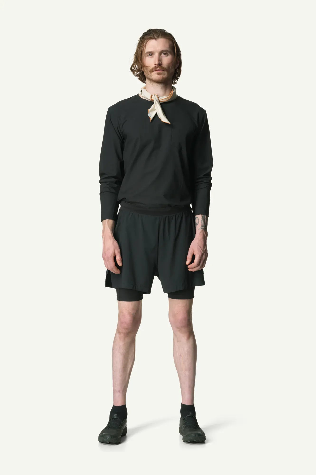 houdini-pace-trail-shorts-laufshorts-true-black-leicht image 6