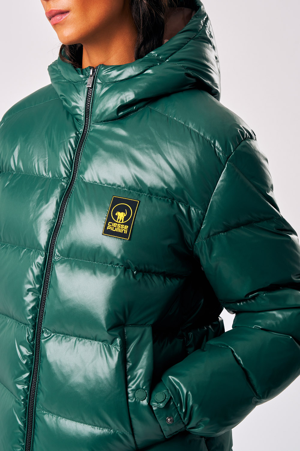 ciesse-outdoor-naria-damen-daunenjacke-gr-n-mit-kapuze-box-fit image 4