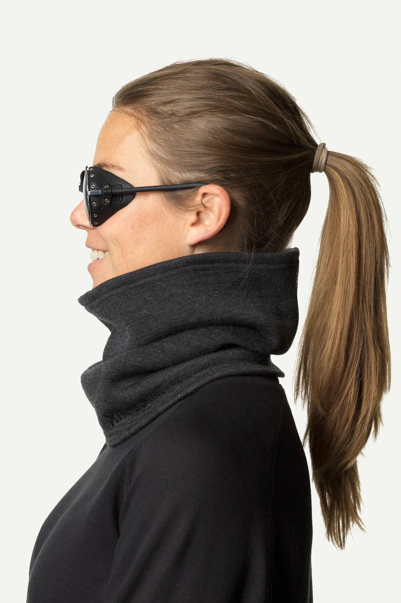 houdini-alto-neck-gaiter-halstuch-powder-green-merino image 2