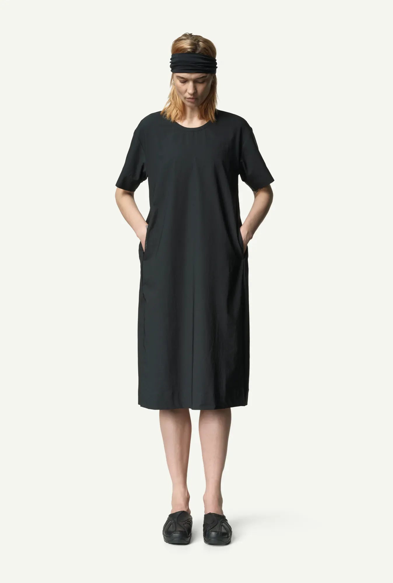 houdini-cover-dress-kleid-damen-powder-green-schnelltrocknend image 6