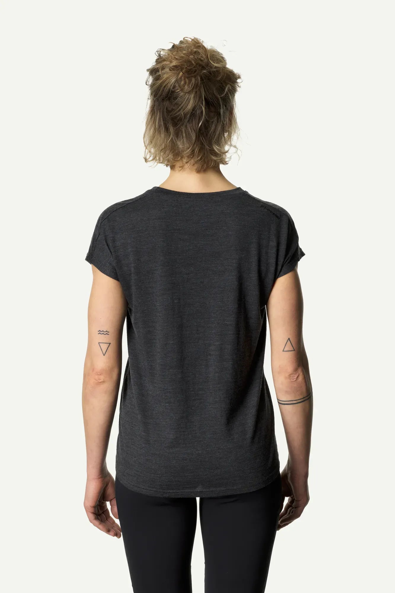 houdini-activist-tee-t-shirt-damen-true-black-merinowolle image 8