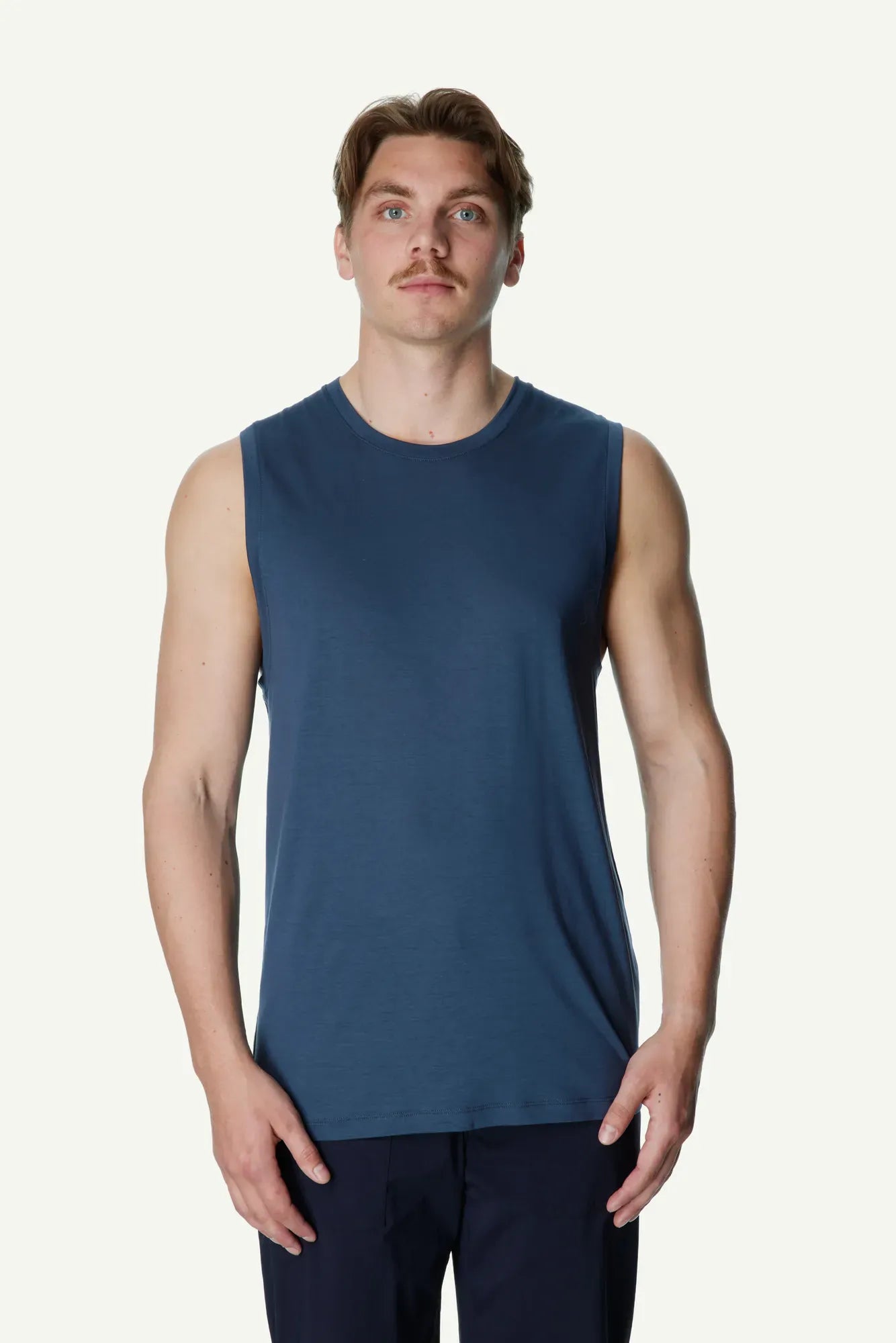 houdini-tree-tank-top-herren-true-black-tencel-k-hlend image 5