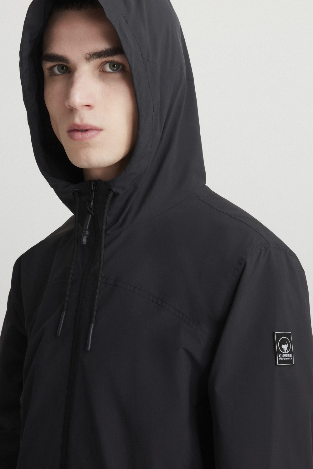 ciesse-outdoor-windjacke-schwarz-wasserdicht-packbar-recycelt image 6