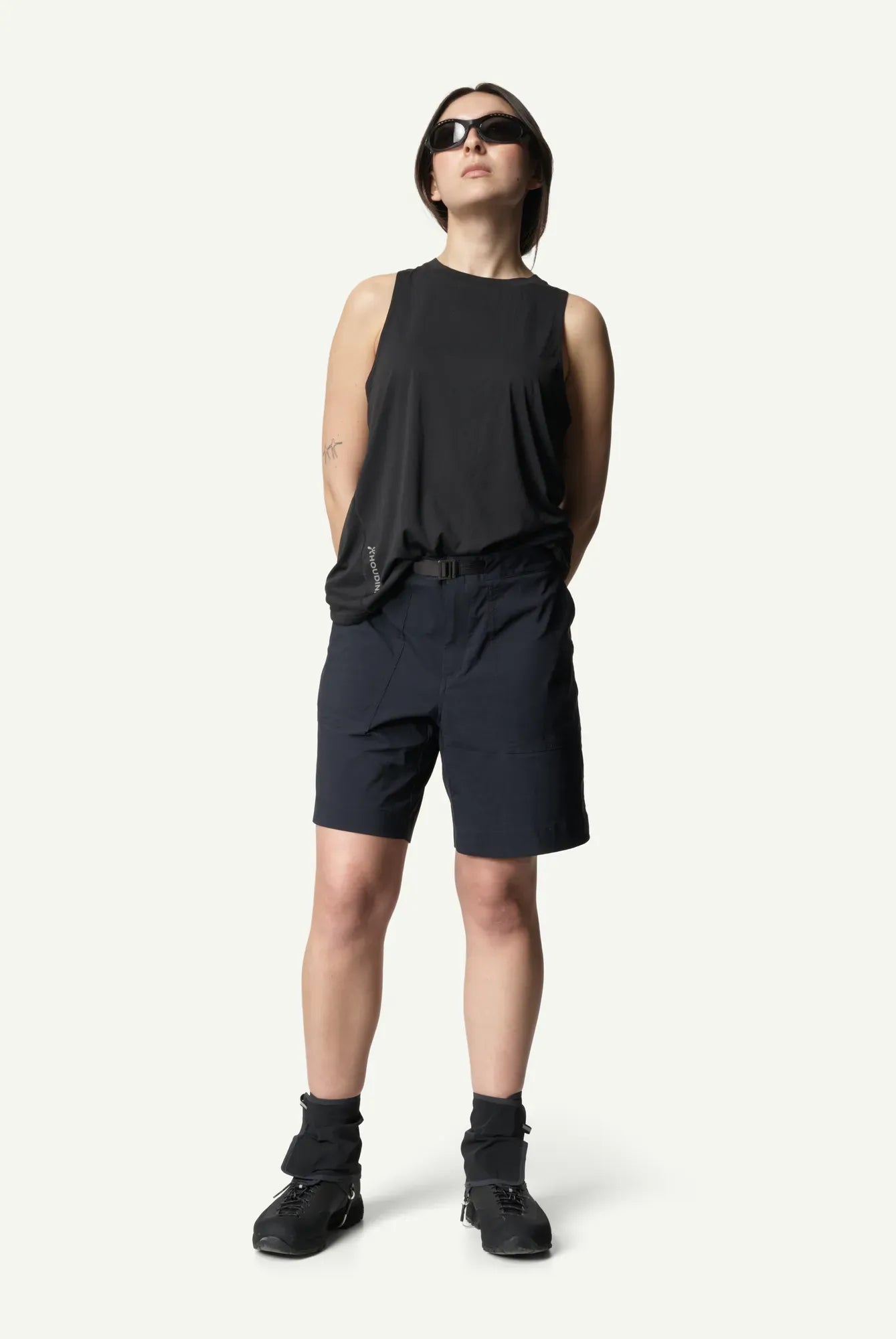 houdini-liquid-chore-damen-shorts-true-black-robust image 4