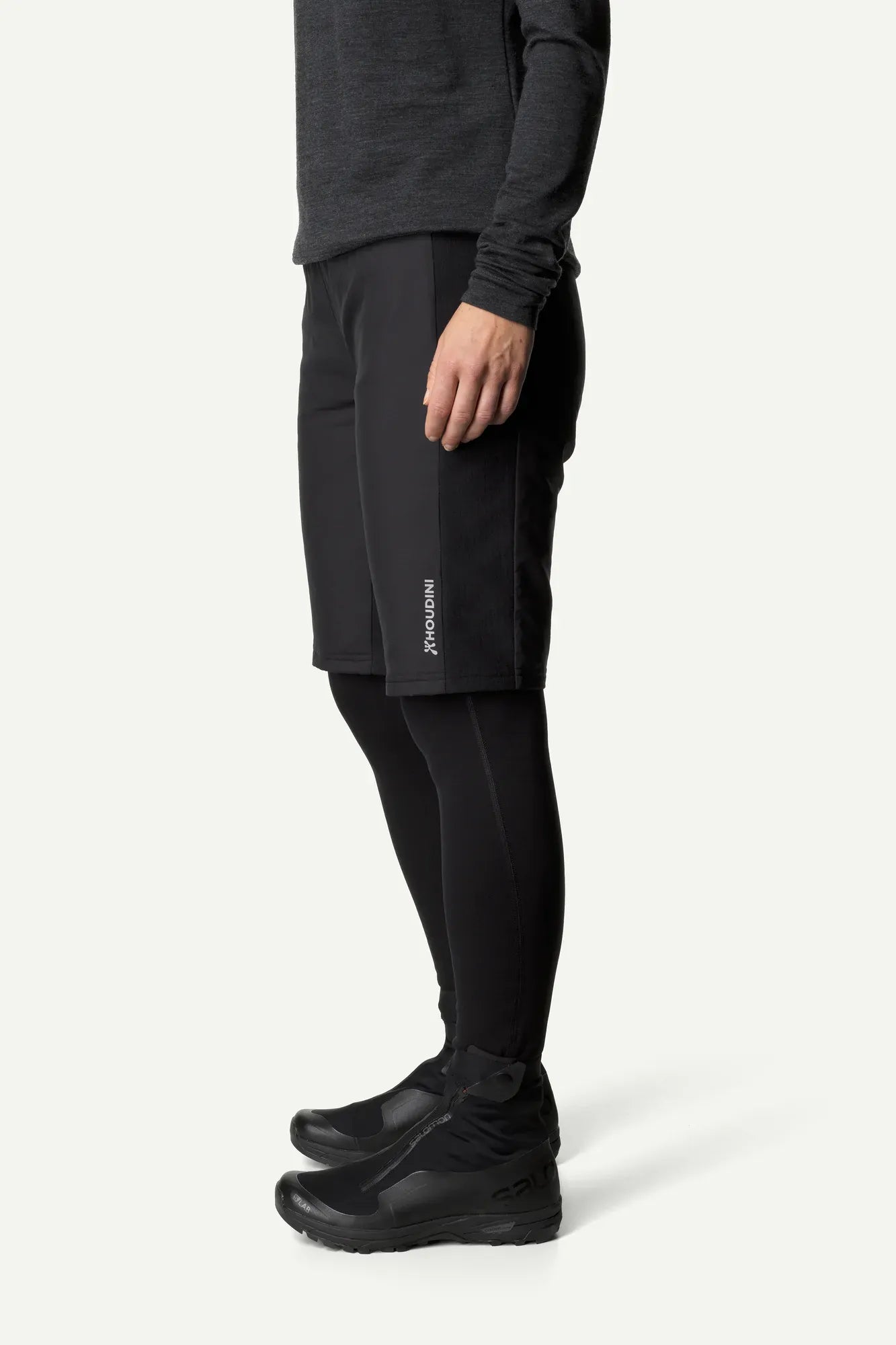houdini-moonwalk-shorts-damen-true-black-isolationsshorts image 5