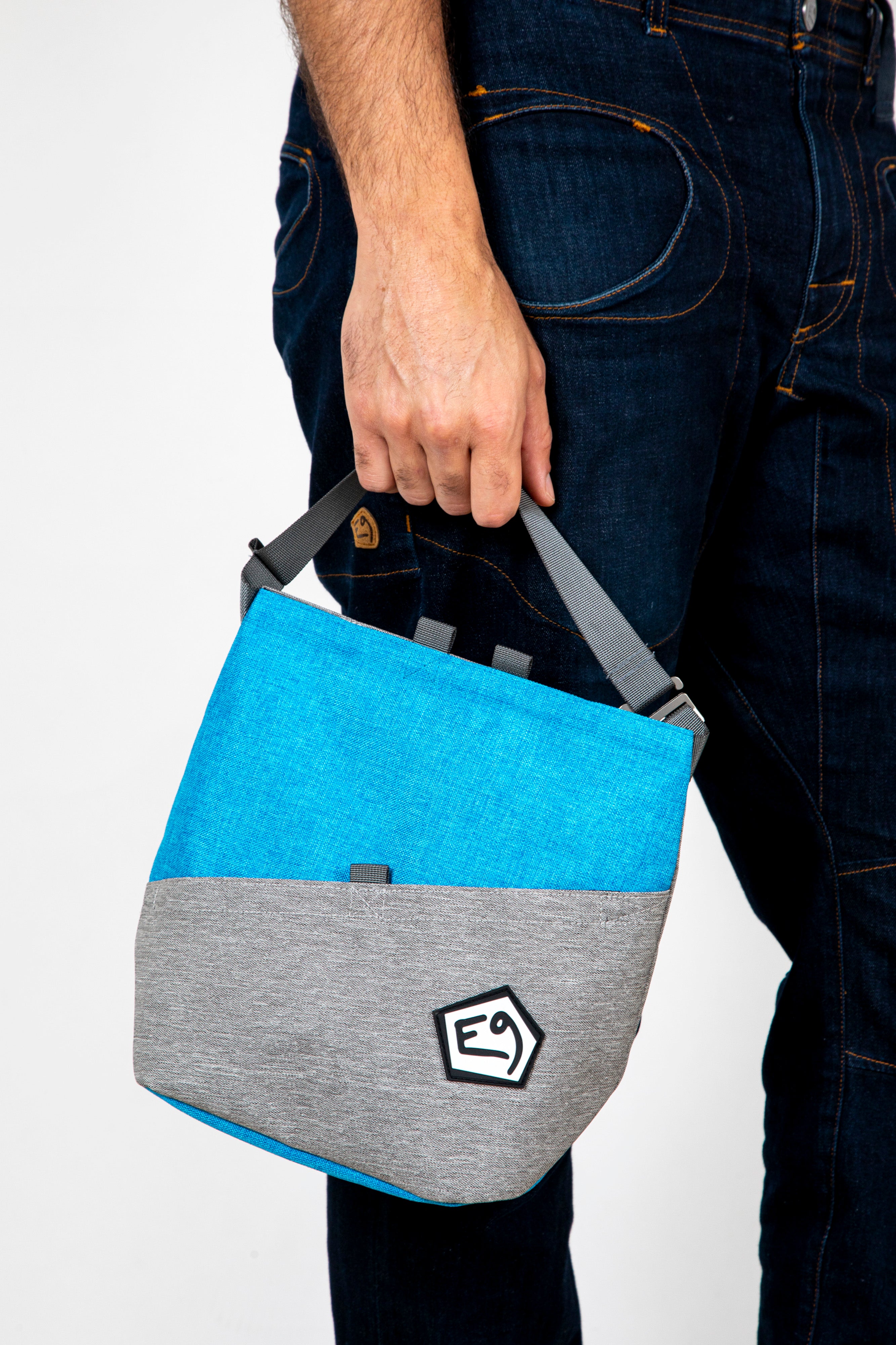 e9-gulp-chalkbag-cyan-boulder-magnesiabeutel-magnet image 1
